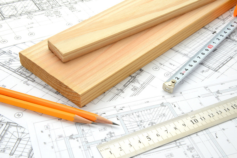 木材と鉛筆と設計図